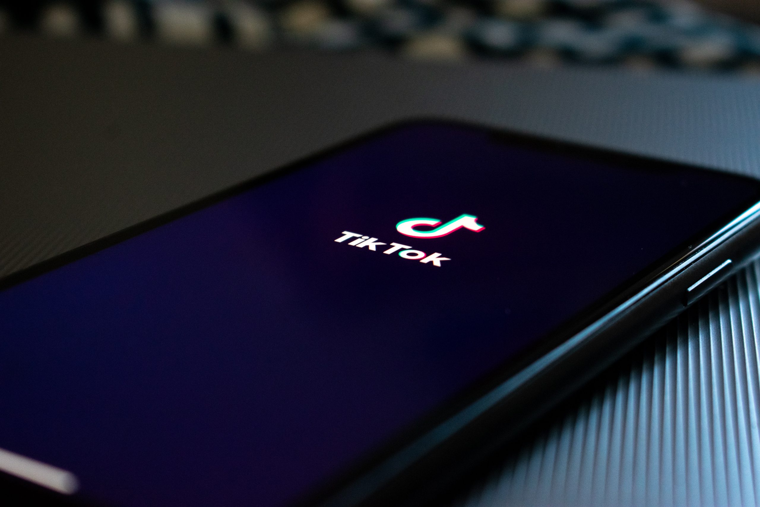 kon-karampelas-WRNPKfPwN9I-unsplash Money On TikTok